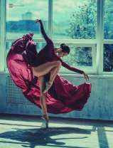 Танец балерины у окна