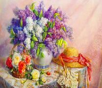 Шляпа, зонтик, цветы сирени и роз