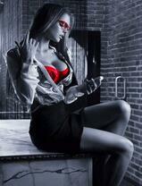 Милая девушка в красном белье