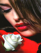 Девушка в красном и белая роза
