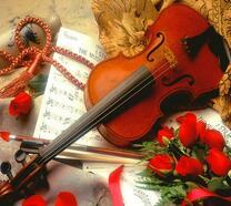 Скрипка и яркие розы
