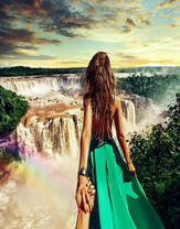 Девушка в лазурном платье на фоне Ниагары