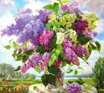 Букет сирени на фоне голубого неба