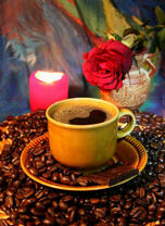Крепкий кофе и красная роза