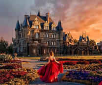 Девушка на фоне старого замка