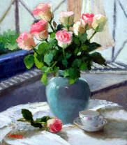 Букет роз и чайная чашечка