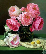 Пионы в банке и фрукты