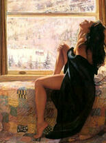 Красивая женщина у окна