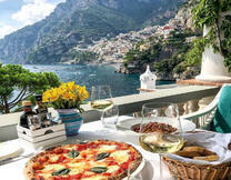 Пицца и вино на завтрак