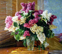 Букет сирени в вазе на столе