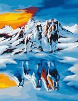 Стадо лошадей на вершине горы