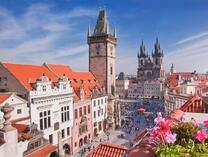 Вид на город залитый солнцем