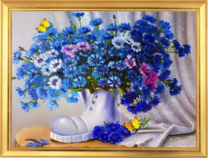 Желтые бабочки и букет цветов в ботинке