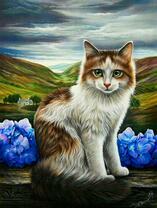Кошка и голубые цветы среди холмов