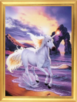 Единорог на пляже у гор