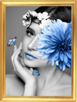 Девушка с цветами и бабочками