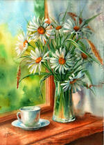 Чашечка чая и букет ромашек на окне