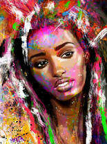 Девушка с яркими прядями прически