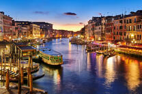 Ночные каналы Венеции