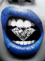 Синие губы и диамант