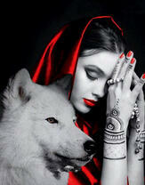 Девушка в красном  и волчица