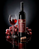 Красное вино и виноград