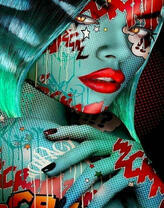 Потрет девушка с красными губами и рисунками