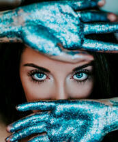 Взгляд цвета моря