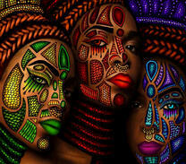 Три девушки с разрисованными лицами