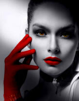 Леди в красных перчатках