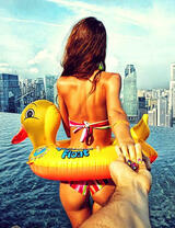 Следуй за мной в бассейн на крыше небоскреба