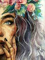 Красивая девушка в цветочном венке