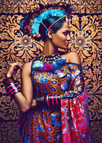 Девушка в национальном наряде