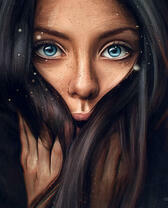 Длинноволосая брюнетка