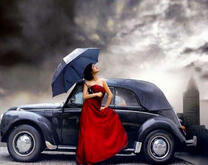 Дама под зонтом у авто