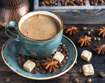 Кофе с сахаром и гвоздикой