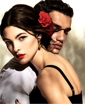 Нежные объятия влюбленных