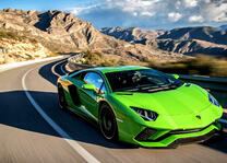 Зеленый Lamborghini Aventador