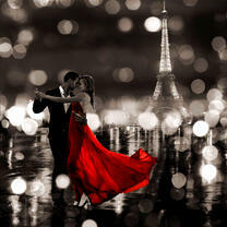 Танец в свете огней Эйфелевой башни