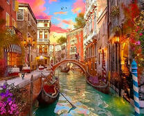 Венецианский канал в лучах солнца