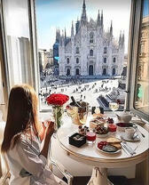 Завтрак с видом на Миланский собор