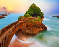 Мост ведущий на загадочный остров