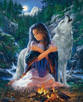 Девушка и белый волк среди гор