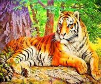 Большой тигр в густом лесу