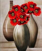 Букеты маков в утонченных вазах