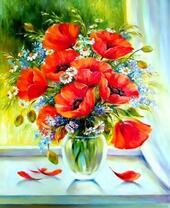 Маки и полевые ромашки на окне