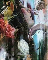 Девушка, птичка, бабочка и розы