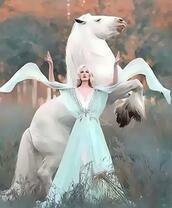 Женщина с большим белым конем