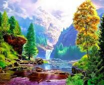 Летняя река стекает с гор