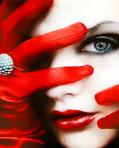 Модная леди в красных перчатках